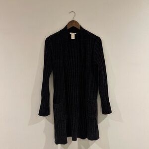 Black velvet textured cardigan, in great condition! Size small.